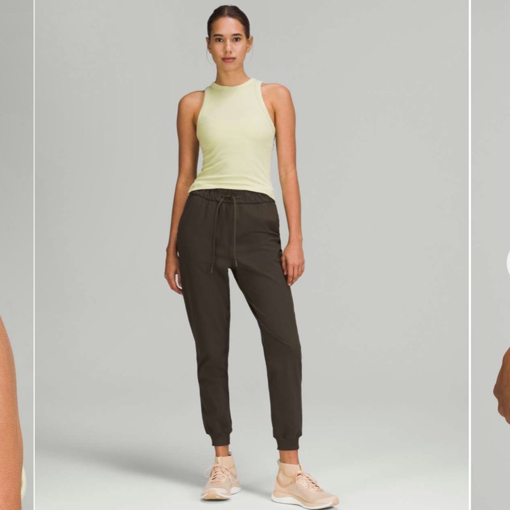 Size 2 Lululemon athletica Hold Tight Tank Top Dewy NWT💚735